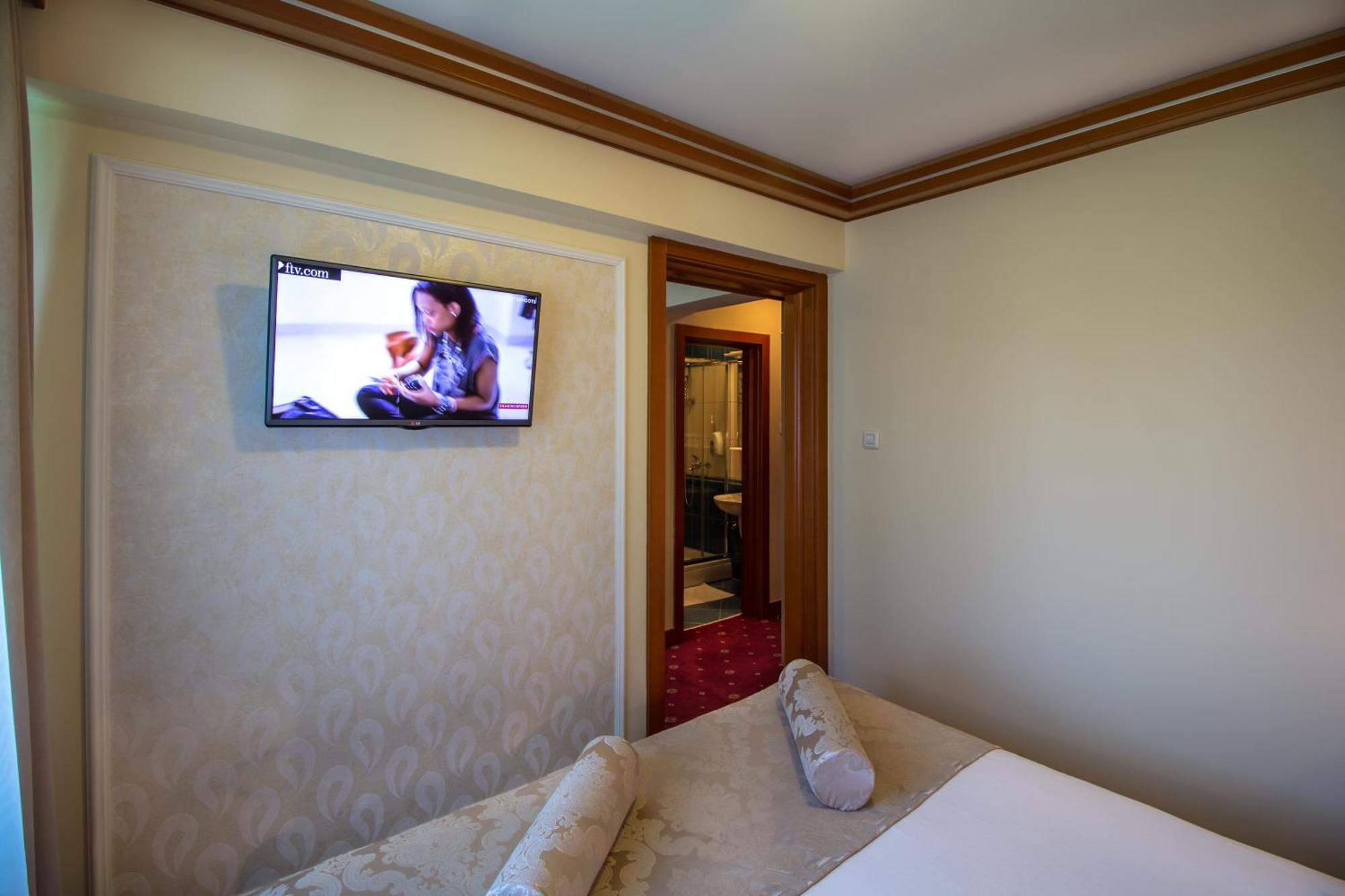 Hotel Cezar Banja Luka Ngoại thất bức ảnh
