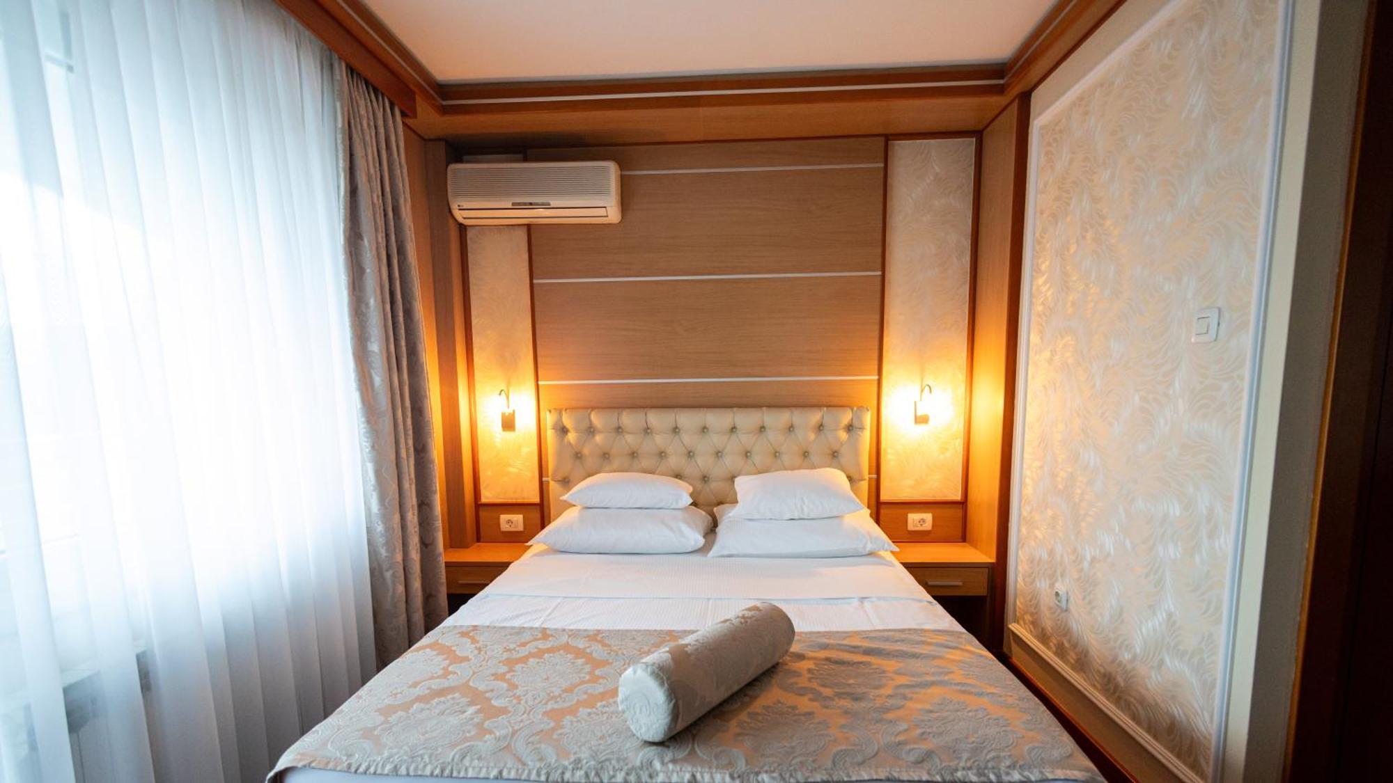 Hotel Cezar Banja Luka Ngoại thất bức ảnh