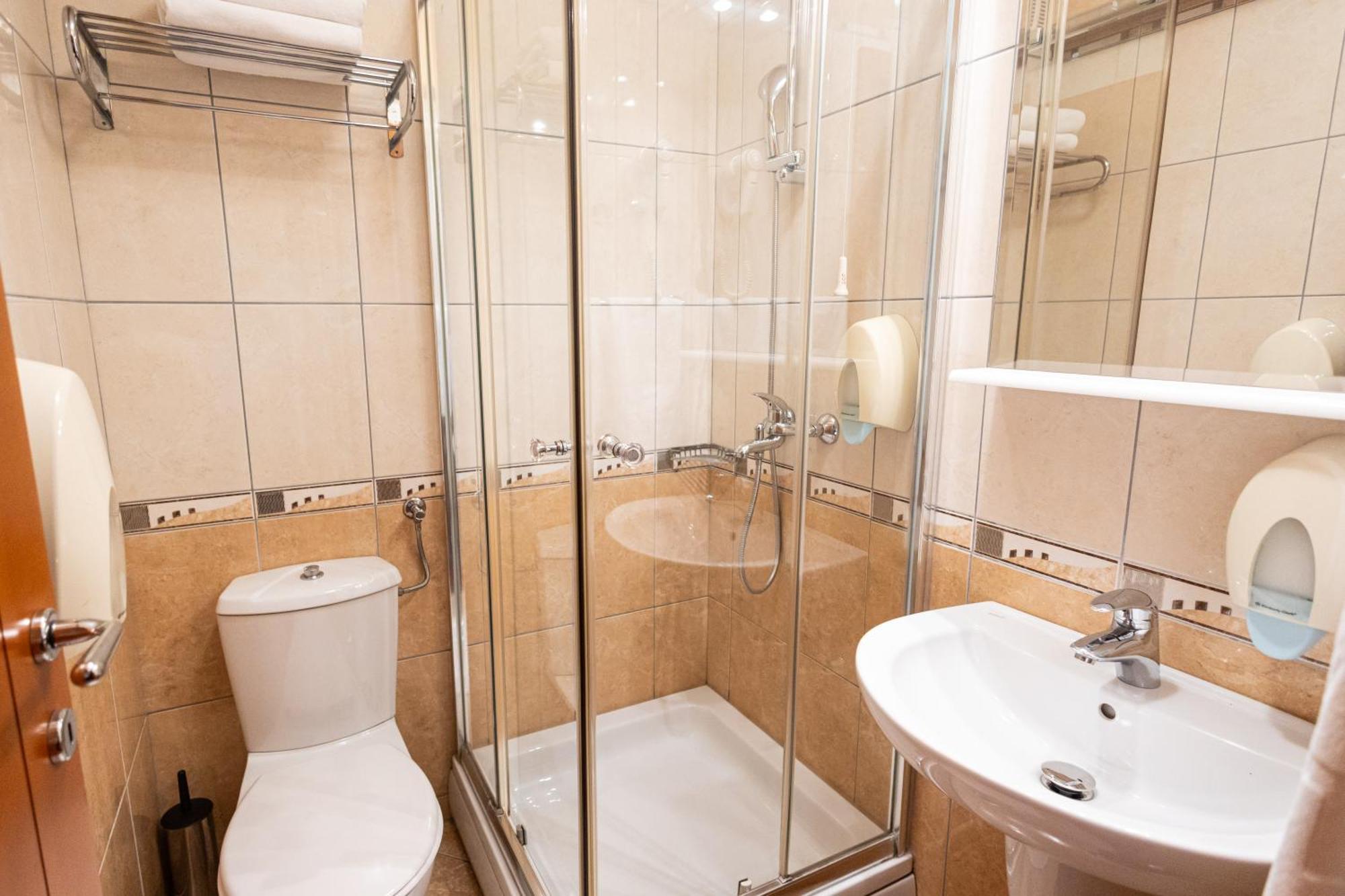 Hotel Cezar Banja Luka Ngoại thất bức ảnh